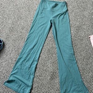 Lululemon yoga pants